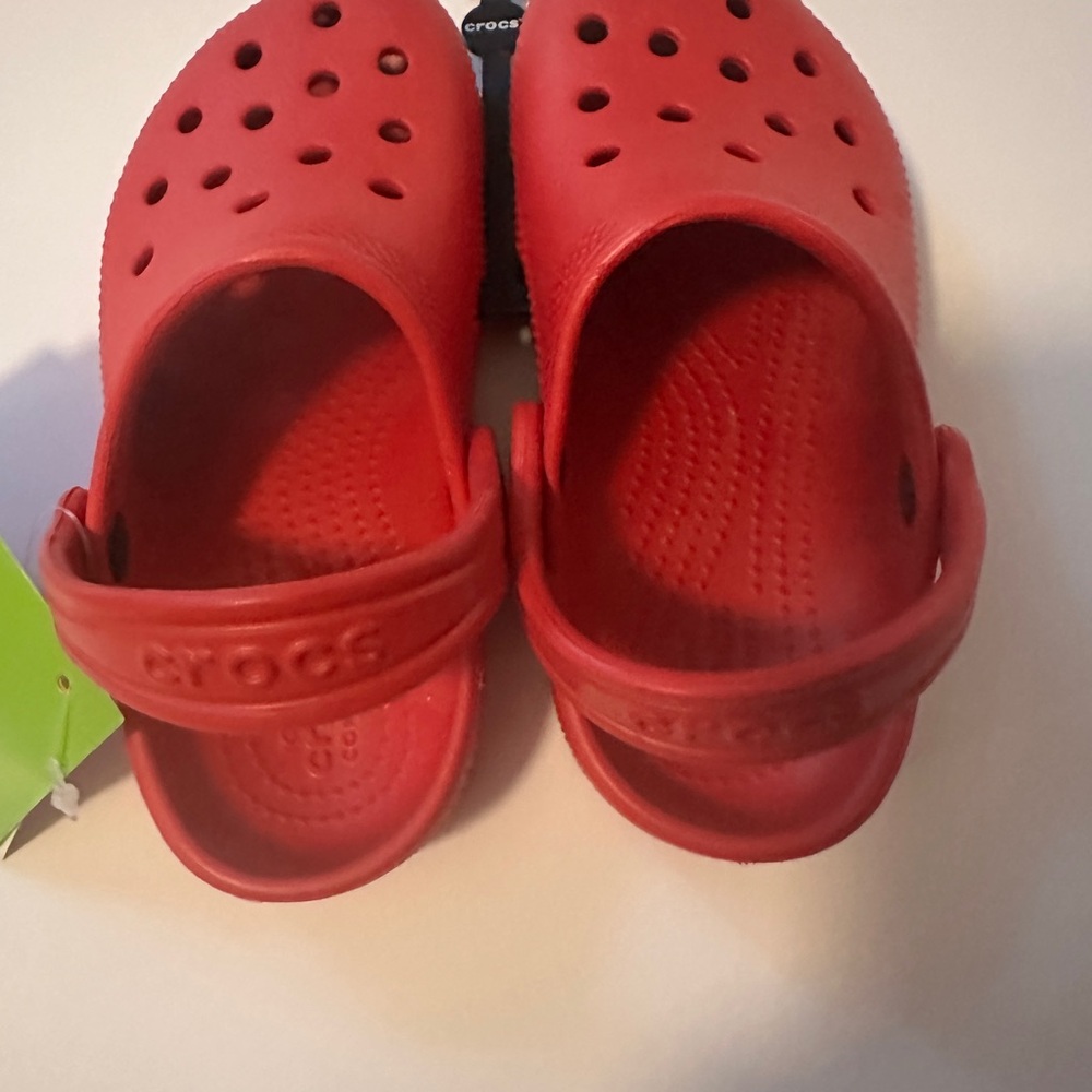 NEW KID CROCS size 10